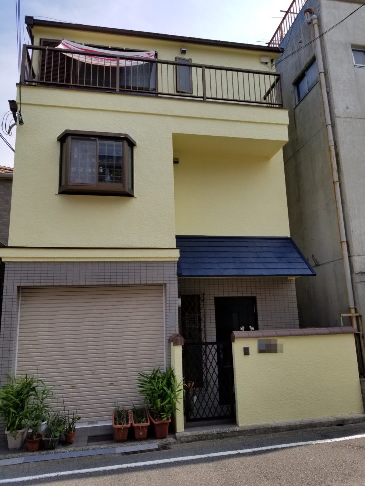   イメージ通り、パッと明るいイエロー色の外壁に仕上がりました。