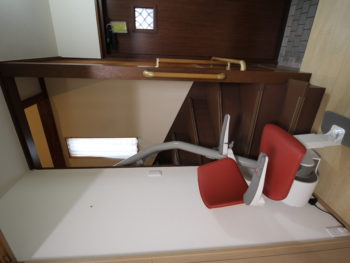 神戸市中央区　階段昇降機取付工事