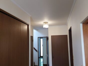 天井・壁クロスを貼り替えず、廻り縁で美しく